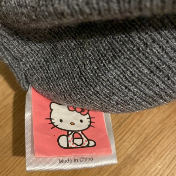 Grey Hello Kitty Beanie style hat like new - Picture 3 of 6